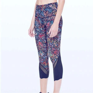 Lululemon Wunder Under Crop Legging Size 12 Flowerescent Multi Scallop Luxtreme